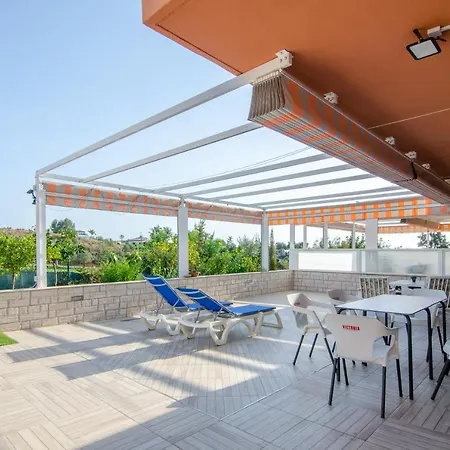 Wintowinrentals Huge Private Terrace &, Relax Apartment *